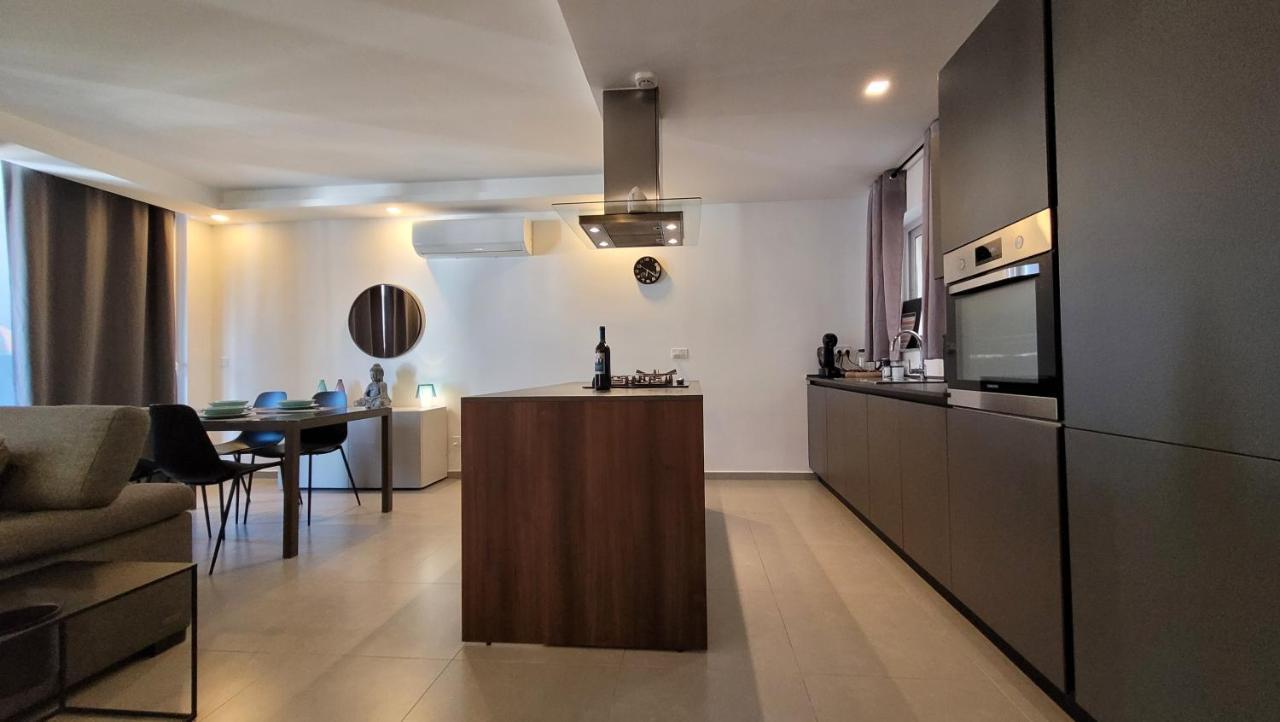 Stylish - Modern - Large Terrace - 2 Bed - 200 M From Sea - Fully Air Con St. Paul's Bay Exterior foto