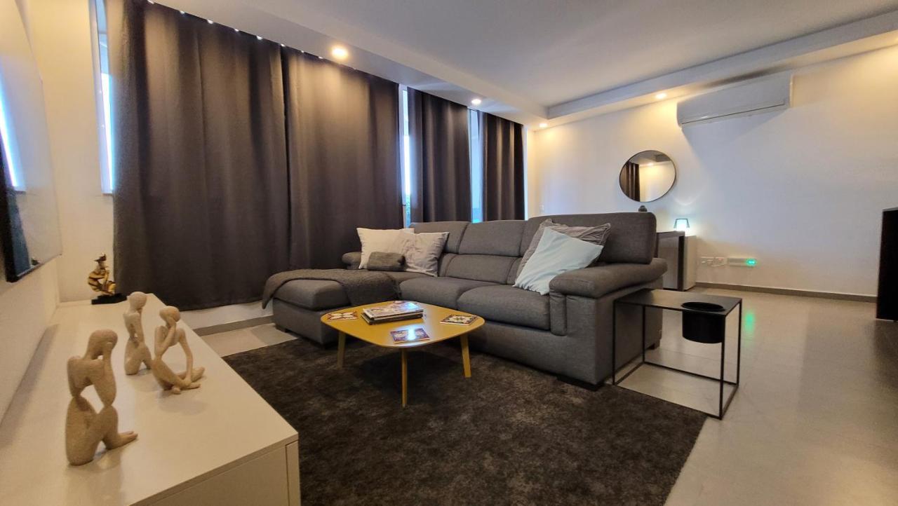 Stylish - Modern - Large Terrace - 2 Bed - 200 M From Sea - Fully Air Con St. Paul's Bay Exterior foto