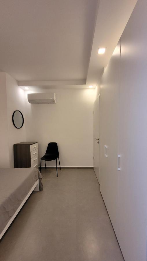 Stylish - Modern - Large Terrace - 2 Bed - 200 M From Sea - Fully Air Con St. Paul's Bay Exterior foto
