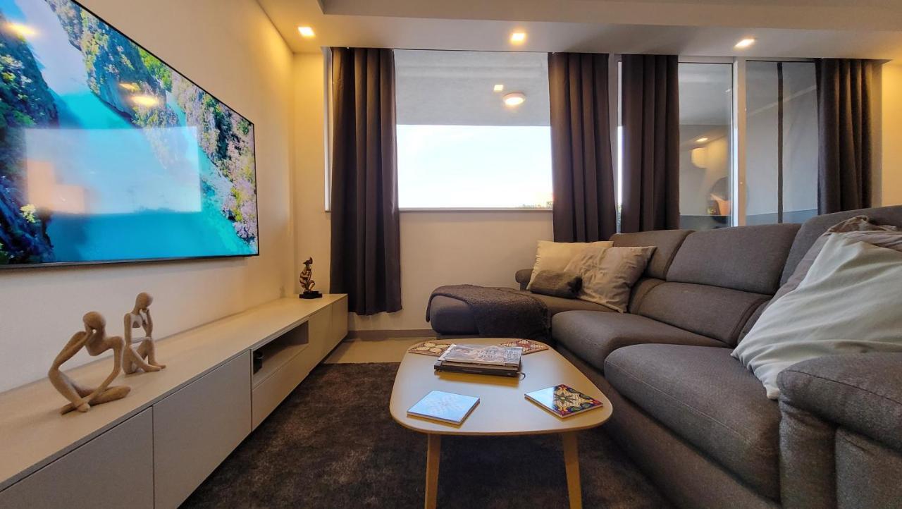 Stylish - Modern - Large Terrace - 2 Bed - 200 M From Sea - Fully Air Con St. Paul's Bay Exterior foto